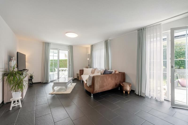 Gehobenes 5.5-Zimmer-Einfamilienhaus an ruhiger, begehrter Wohnlage! (6)