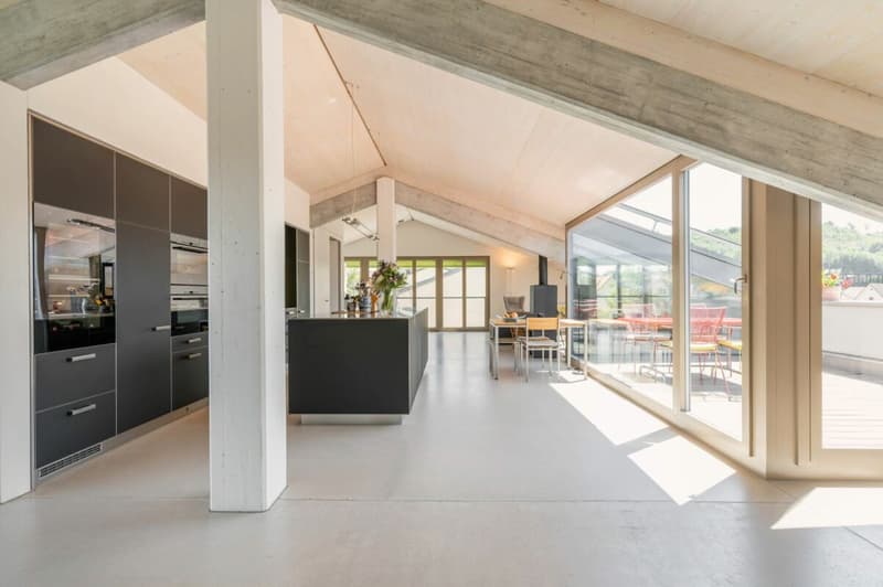 Exklusives Penthouse im obersten Stockwerk mit zwei Terrassen, überwiegend offener Grundriss mit rund 181 m2 (2)