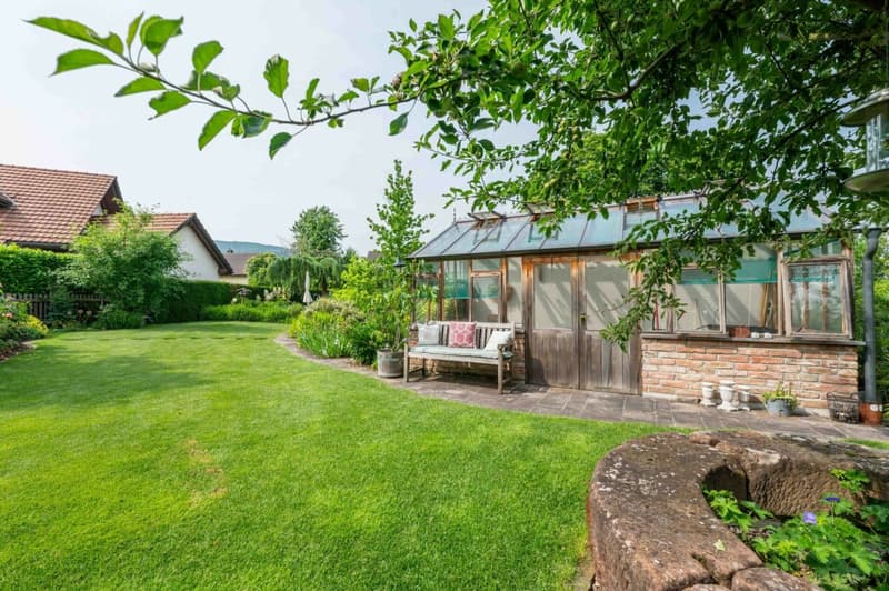 Architektonisches Unikat mit Pool, Liftanlage, vielseitigem Garten und sechs Autoabstellplätzen (17)