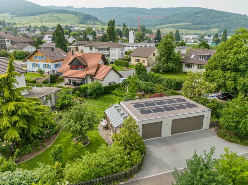 Architektonisches Unikat mit Pool, Liftanlage, vielseitigem Garten und sechs Autoabstellplätzen (3)