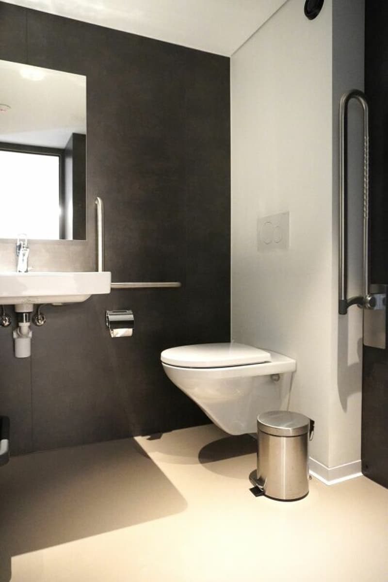 160 m² exklusive Bürofläche - Atelier - Werkraum für kreative Köpfe direkt am Wasser (9)