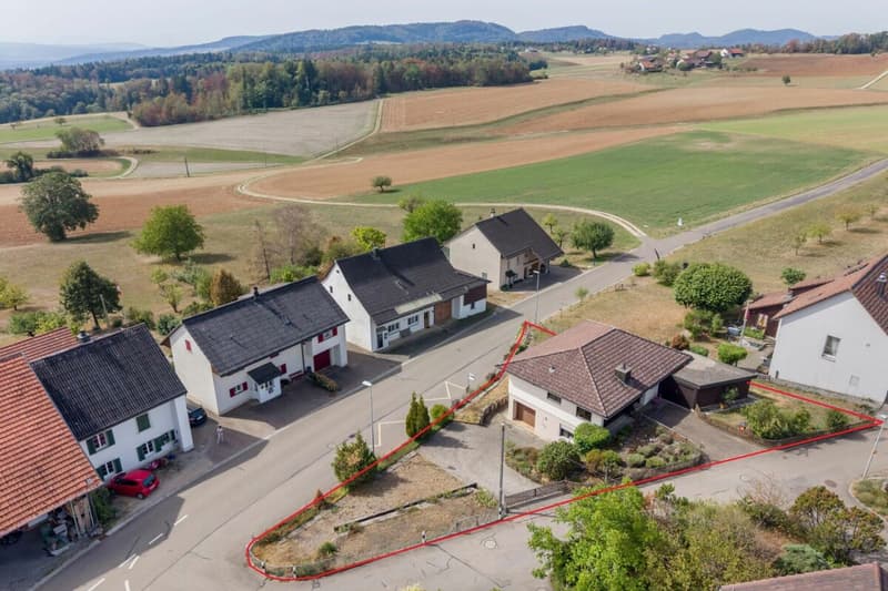 Freistehendes 5.5-Zimmer-Einfamilienhaus mit grossem Garten an privilegierter Wohnlage (19)