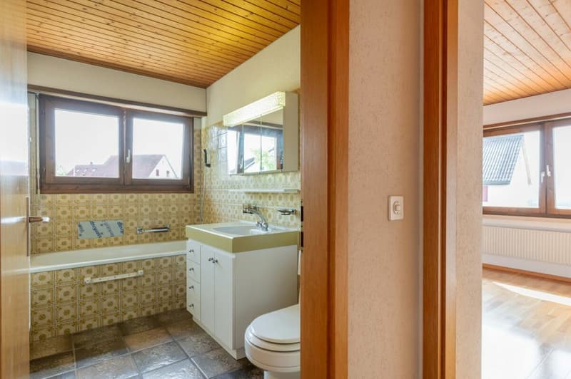 Freistehendes 5.5-Zimmer-Einfamilienhaus mit grossem Garten an privilegierter Wohnlage (10)