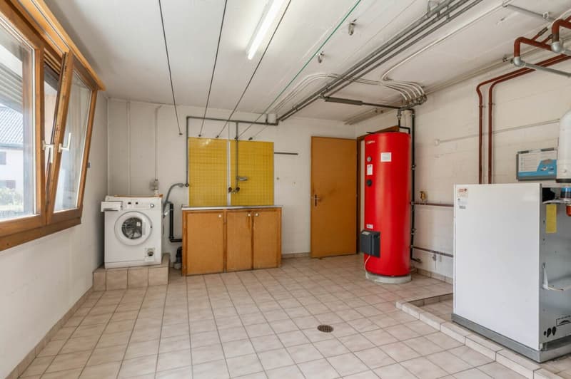 Freistehendes 5.5-Zimmer-Einfamilienhaus mit grossem Garten an privilegierter Wohnlage (15)