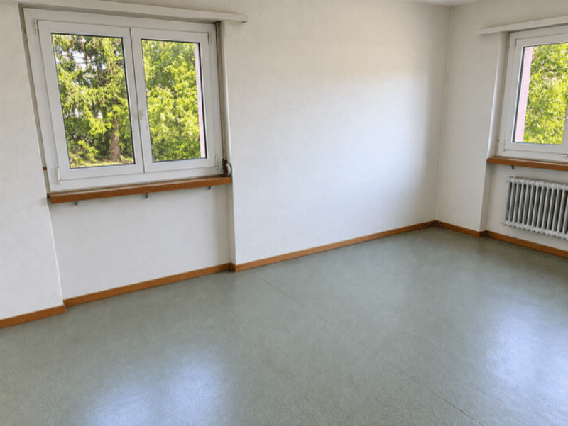 Grosszügige, helle 2.5-Zimmer- Erdgeschoss-Wohnung mit gemütlichem Sitzplatz (4)