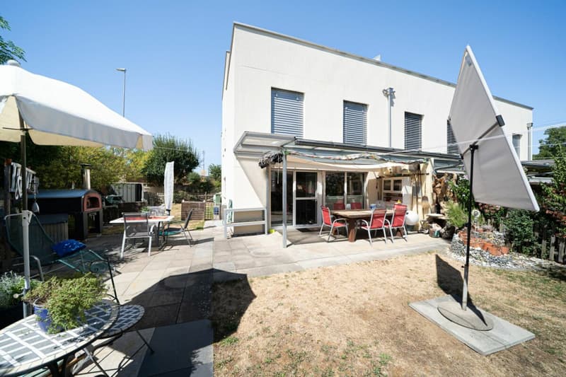 Modernes Reiheneinfamilienhaus mit Garten (3)
