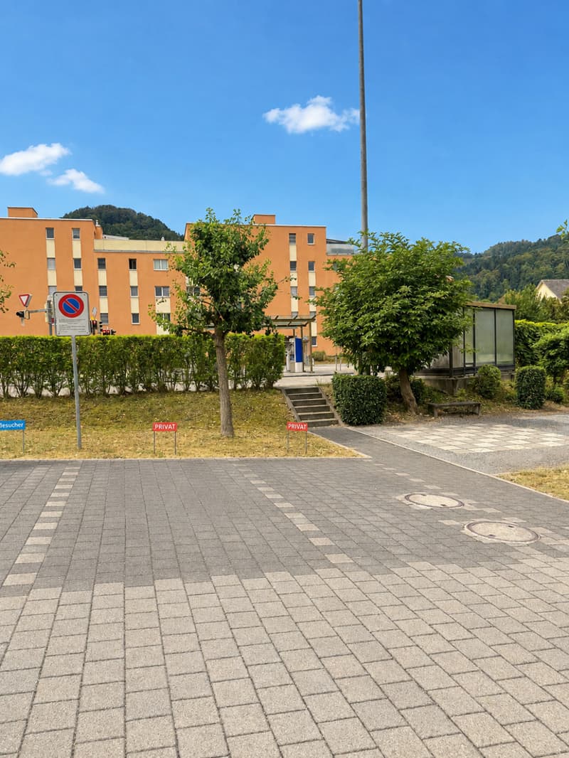 Aussenparkplatz