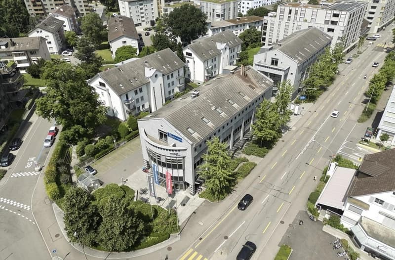 Helle Bürofläche im Dachgeschoss an zentraler Lage - Profitiere vom Angebot (2)