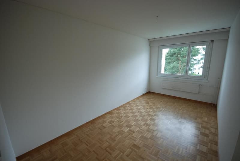 Helle 5 Zimmer Wohnung im 2. OG im Zentrum von Volketswil (6)