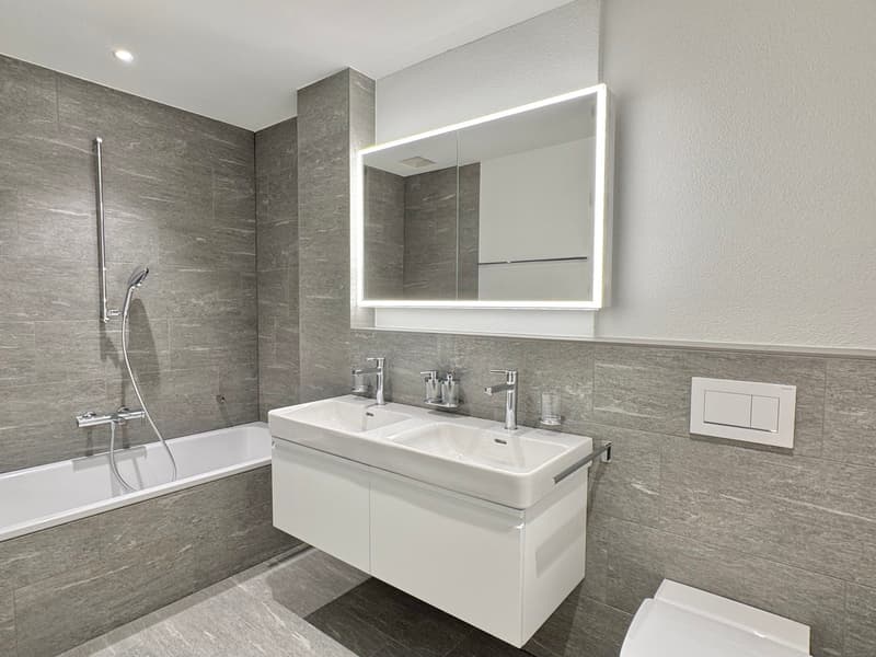 Exklusive 3.5 Zi. Wohnung mit Sitzplatz, bevorzugte Lage (7)
