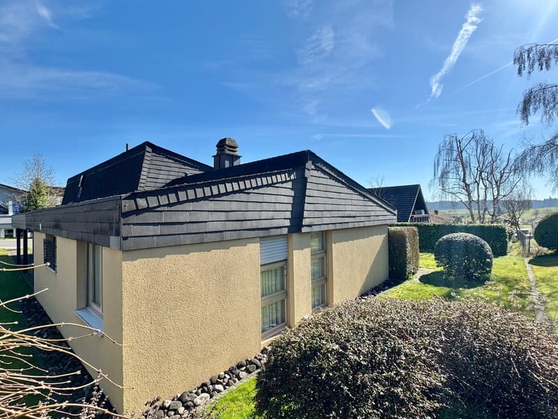 6.5 Zimmer Bungalow - sonnig, grosser Garten (3)