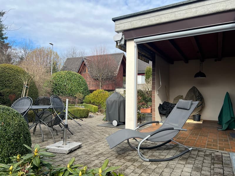 Interessantes Wohnhaus mit Pool und viel Privatsphäre (8)
