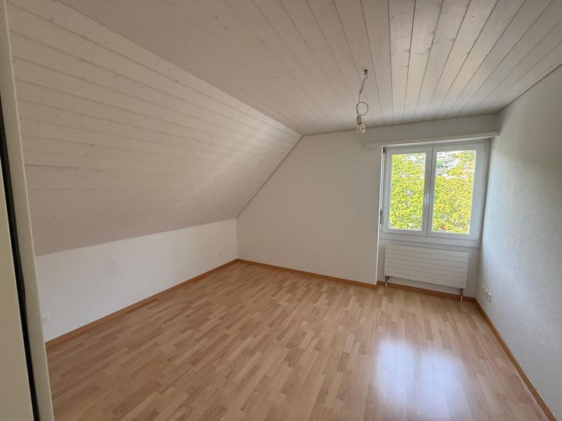 Moderne 3-Zimmer-Dachwohnung mit Balkon in Wettingen (3)