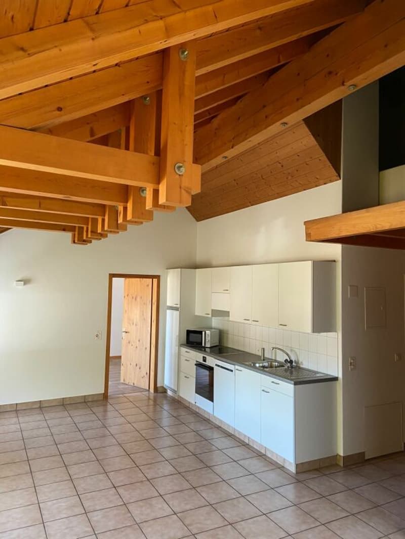 Schiers - grosszügige 2.5-Zimmer-Dachgeschosswohnung an zentraler Lage (2)