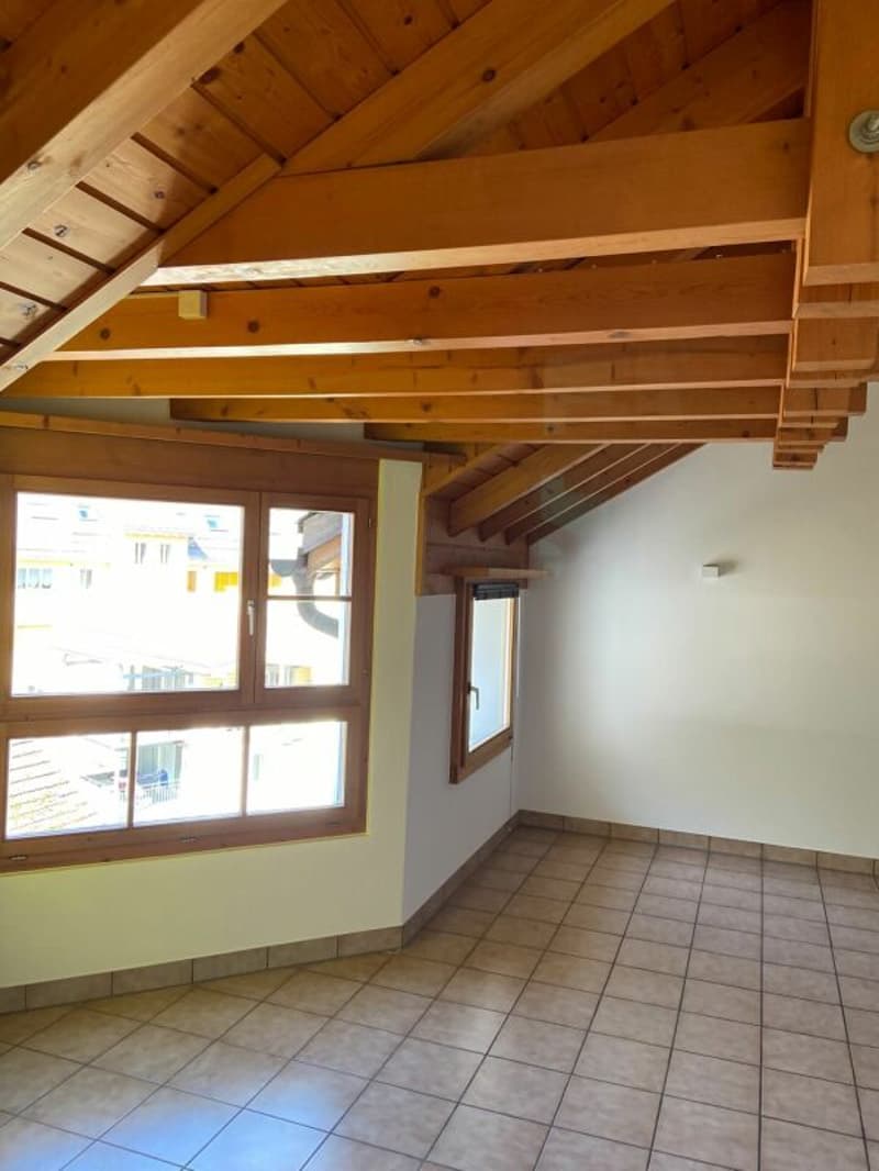 Schiers - grosszügige 2.5-Zimmer-Dachgeschosswohnung an zentraler Lage (3)
