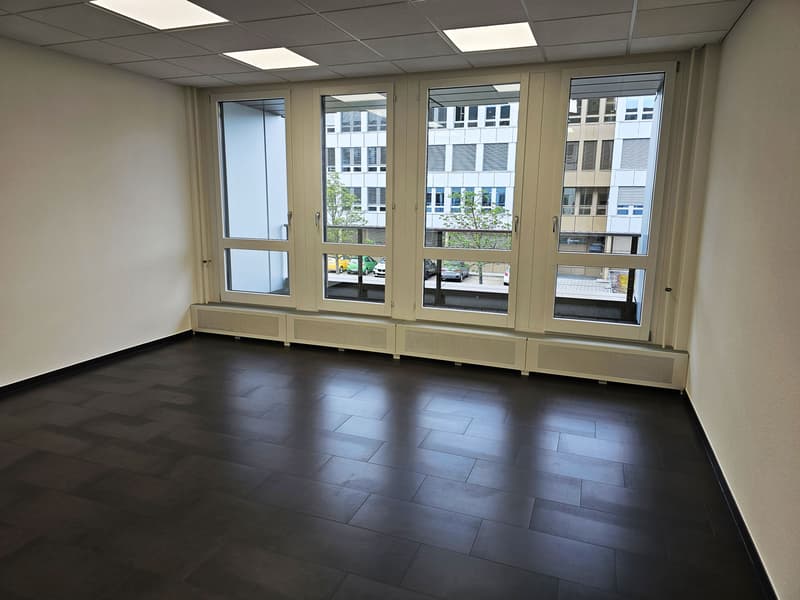 Aufenthaltsraum mit privater Loggia