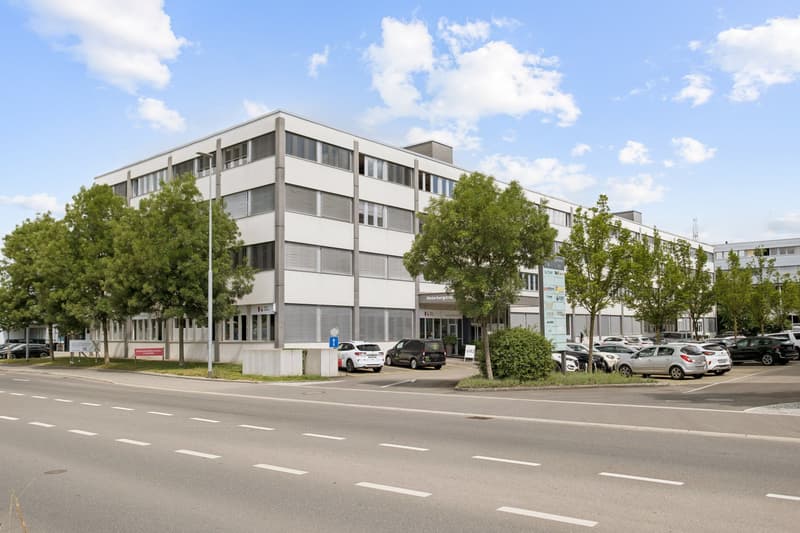 Geschäftsliegenschaft an gut sichtbarer Lage