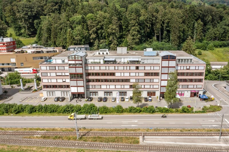 Preiswerte Bürofläche im Reppischtal wartet auf Ihren Bezug (1)