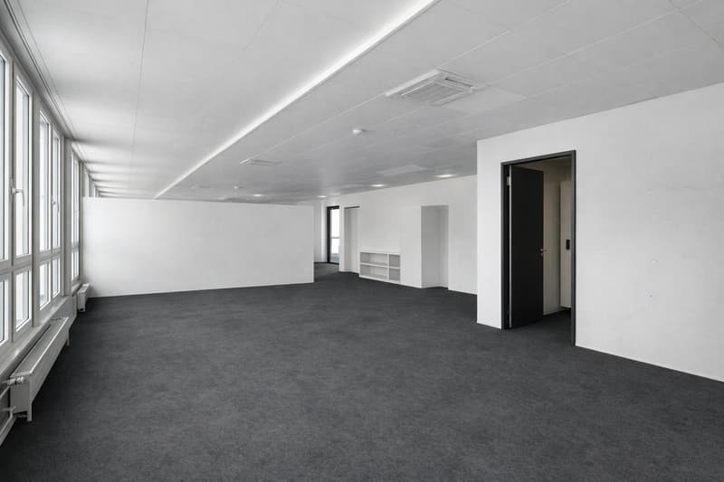Einziehen, durchstarten und wohlfühlen - diese klimatisierte Bürofläche passt sich flexibel Ihren Ideen an. (6)