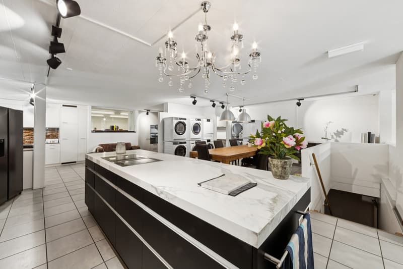 Showroom im Zwischengeschoss