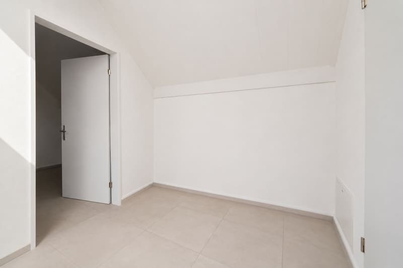 3.5 ZIMMER DACHWOHNUNG + 27m2 KREATIVRAUM (15)