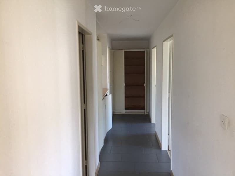 Appartement de 3 pièces au rez avec cuisine équipée (3)