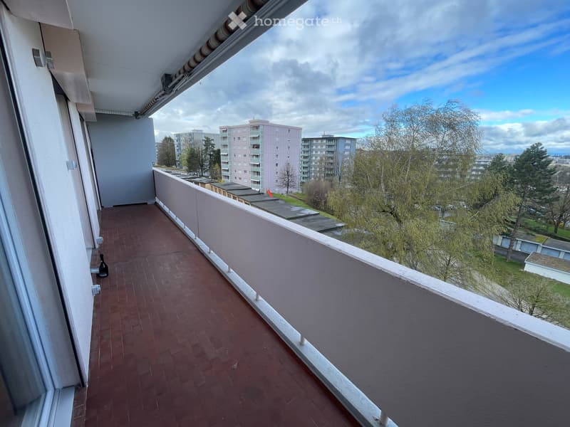 Appartement 2.5 p. entièrement rénové confortablement. (5)