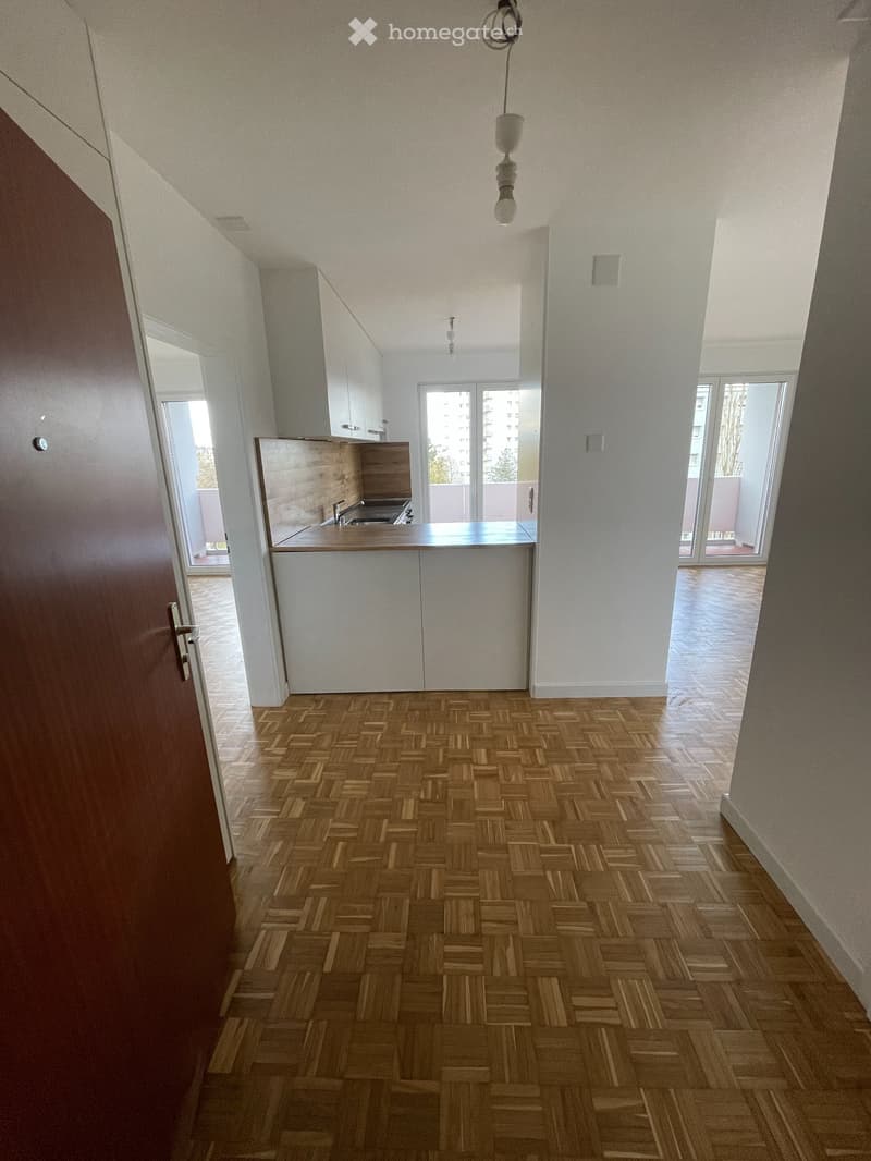 Appartement 2.5 p. entièrement rénové confortablement. (3)