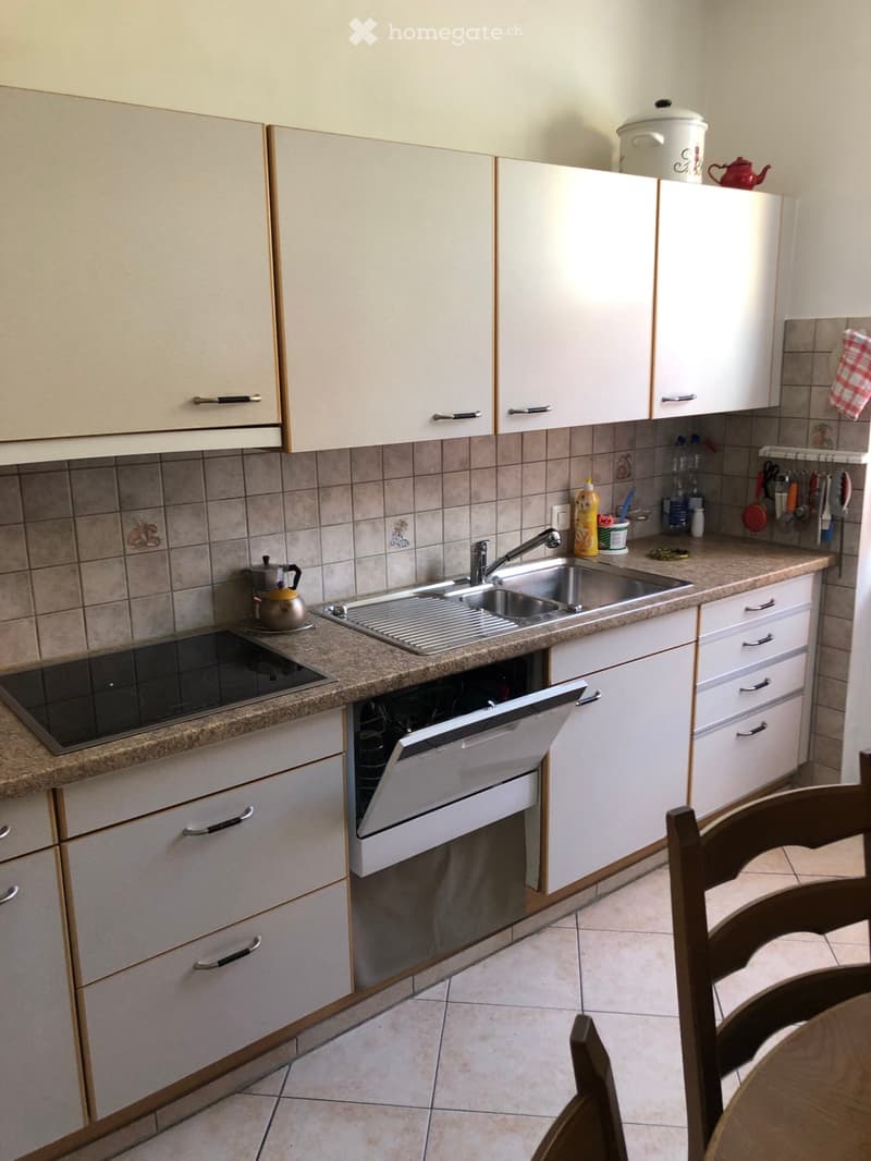 Bel appartement entretenu dans une ppe de 5 appart, (3)