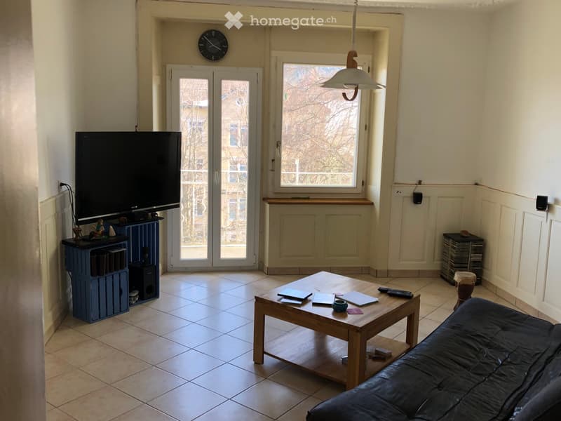 Bel appartement entretenu dans une ppe de 5 appart, (5)