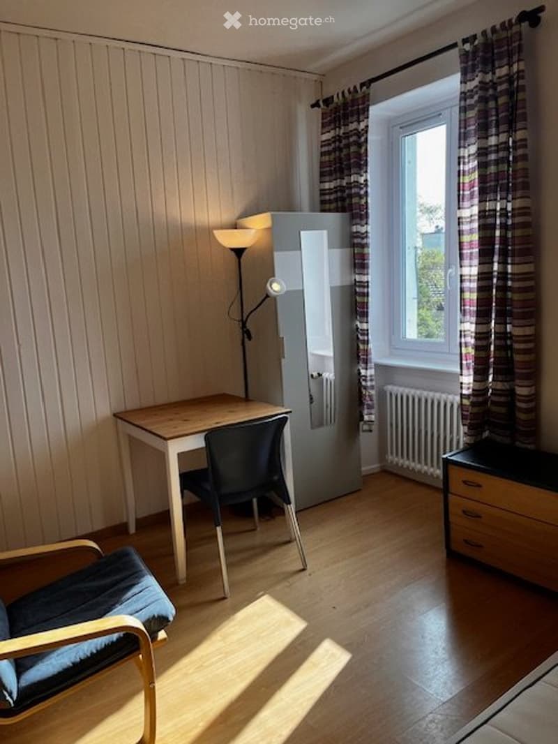Chambre meublée à Auvenier (3)