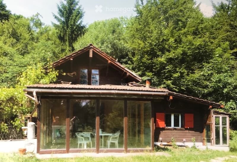 Chalet isolé dans la nature (2)