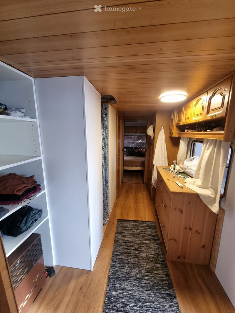 Caravane + auvent à lannée dans un camping à Lausanne (3)