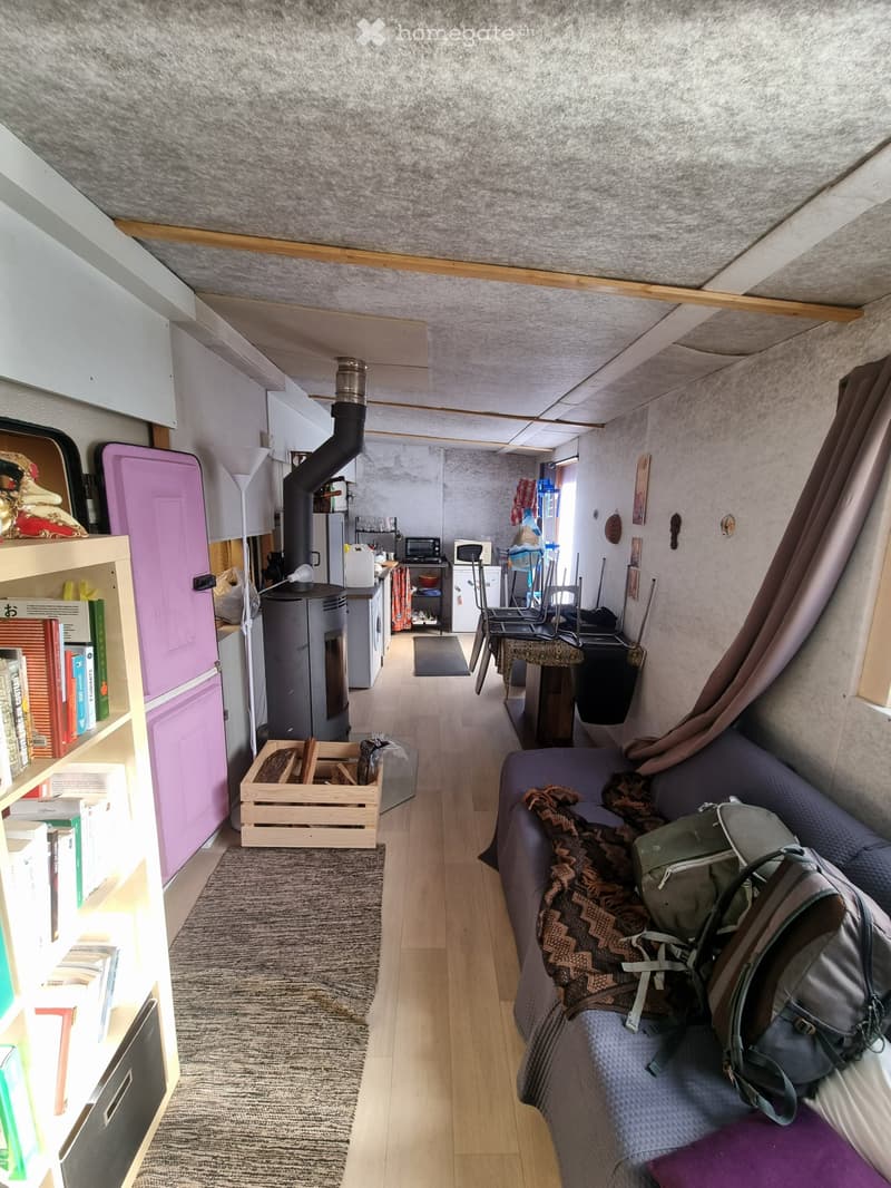 Caravane + auvent à lannée dans un camping à Lausanne (2)
