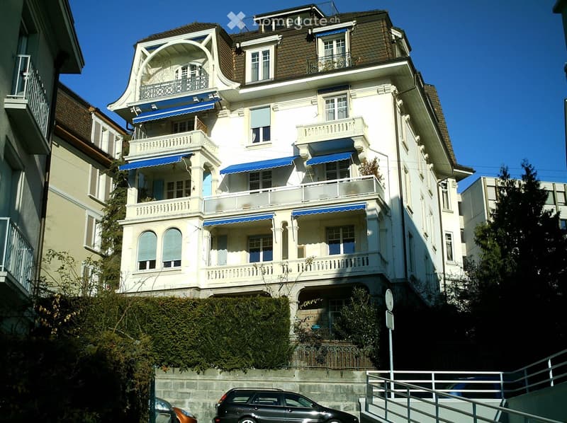 Bel appartement ancien, meublé, de 6 pièces au centre ville (1)