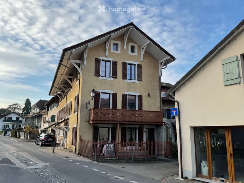 Magnifique attique rénové de 58 m² au centre de Prangins (3)