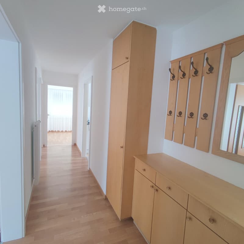 Attraktive 4.5-Zimmer-Wohnung mit Berg-Panorama in Susten (3)