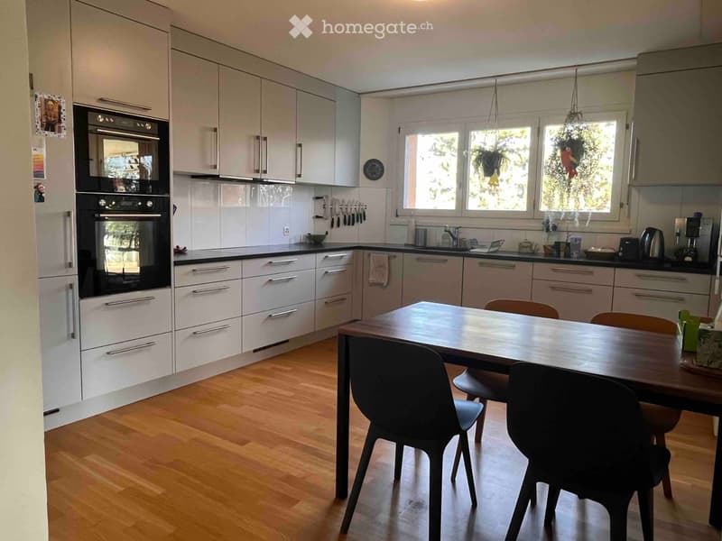 Spacieux appartement meublé de 4,5 pièces avec balcon (3)