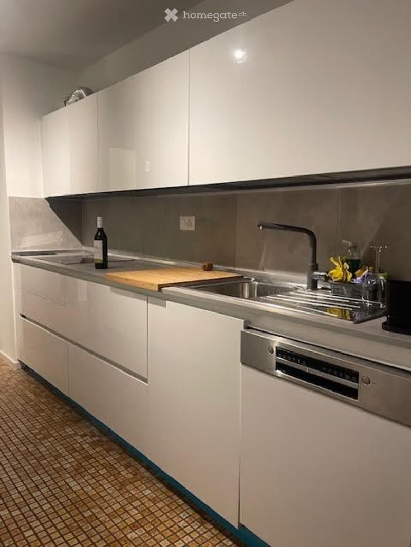 Lutry: meublé avec balcon, garage, toutes charges comprises (5)