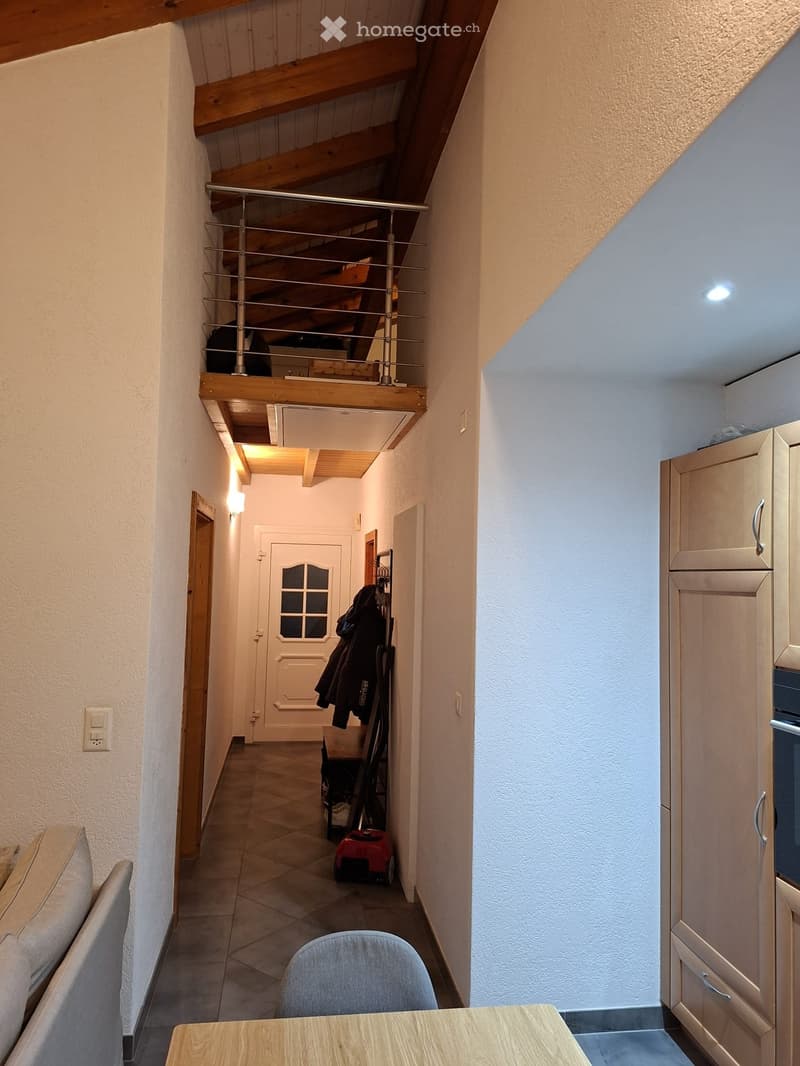Appartement avec terrasse pavée dans villa (3)