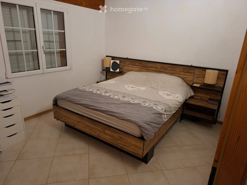 Appartement avec terrasse pavée dans villa (4)