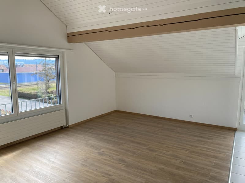Charmante 4.5-Zimmer-Dachwohnung im Grünen (4)