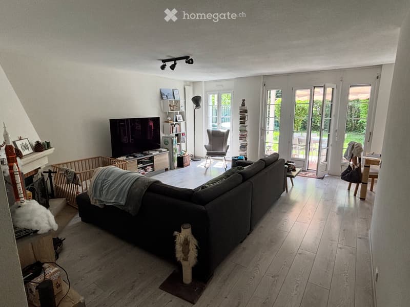 Super appartement traversant avec jardin à Vessy (5)