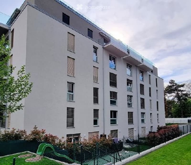 Très proche du métro Fourmi, bel appartement de 1.5 pièce (5)