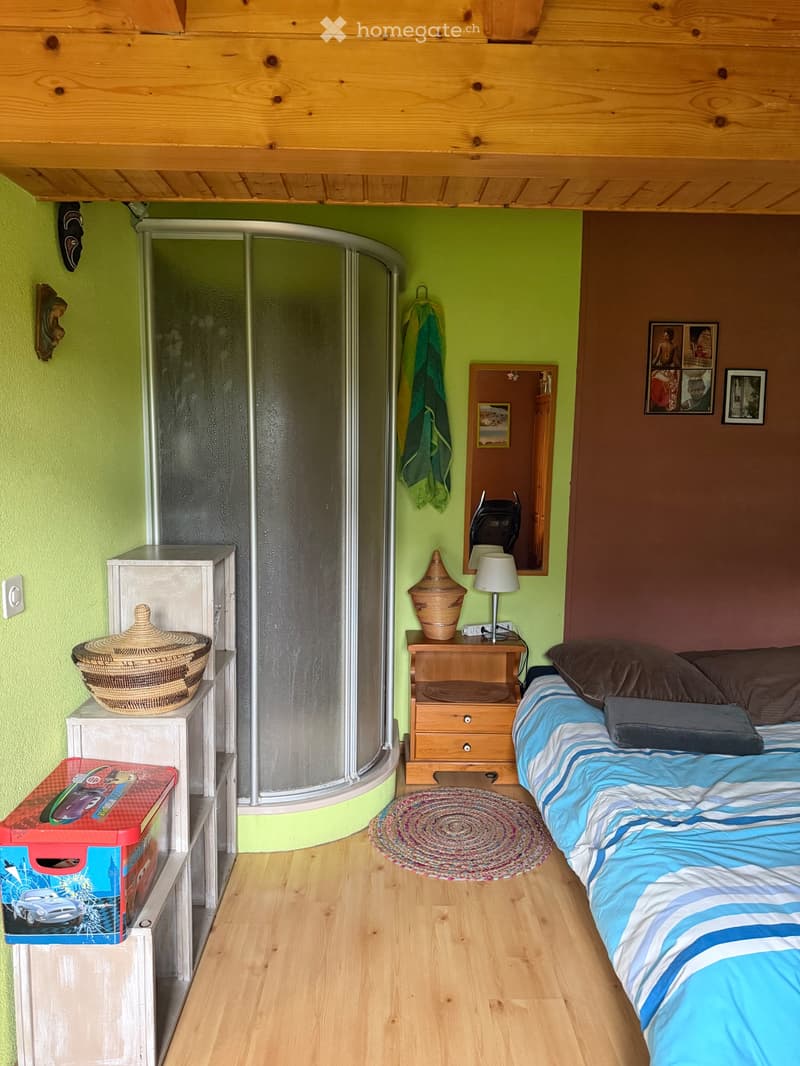 Grande chambre avec douche (3)