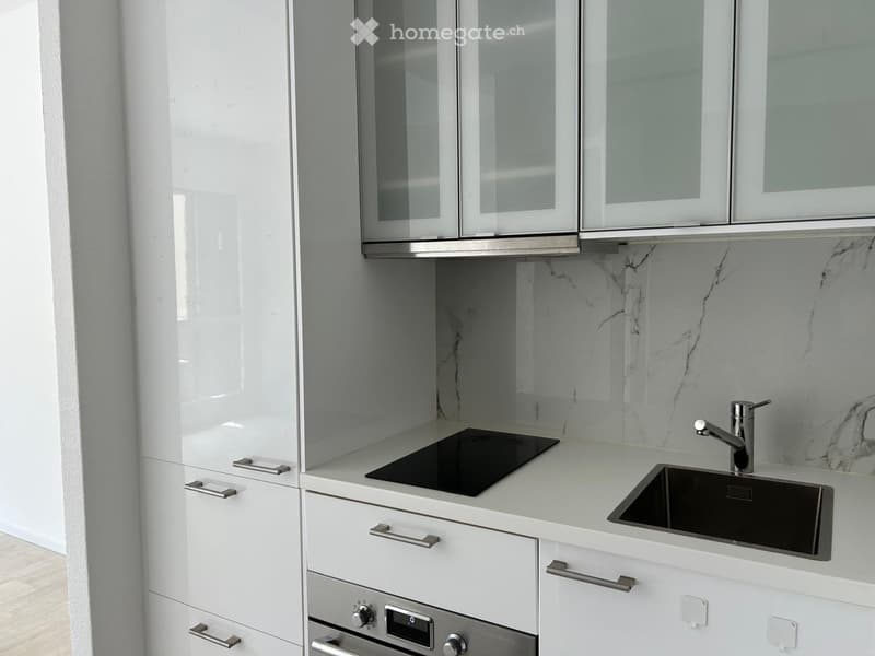 Monolocale moderno con ampi armadi e ottima distribuzione (5)