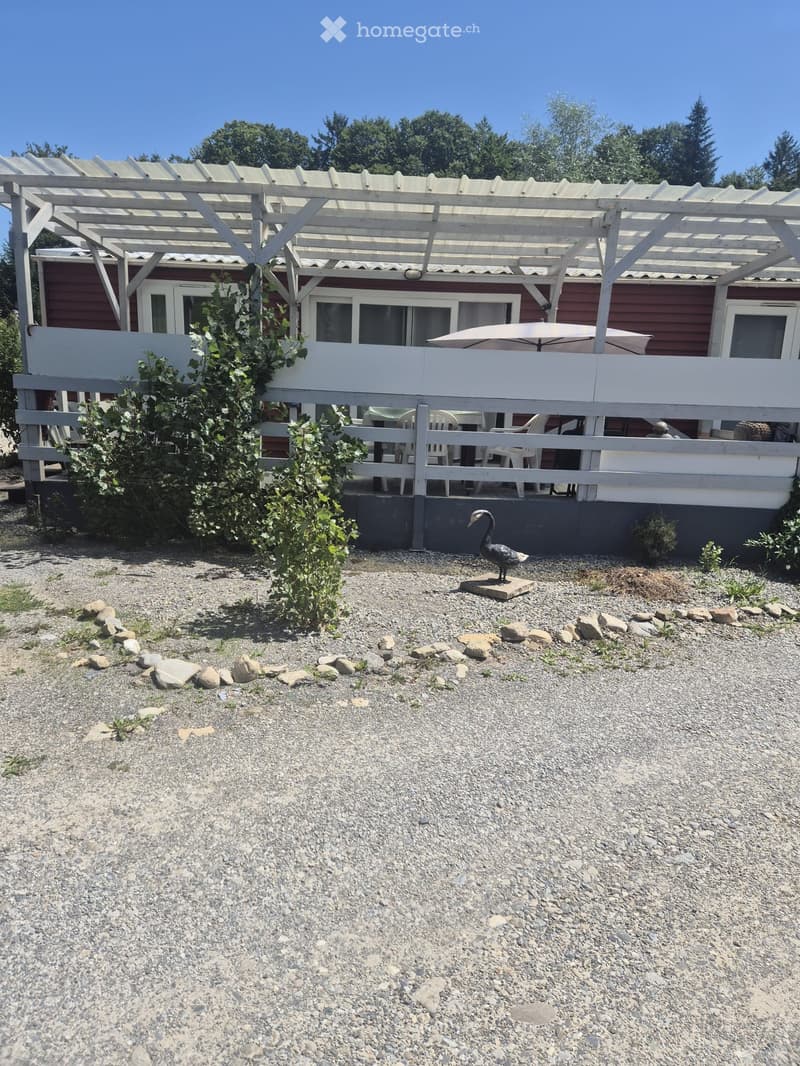 A vendre bungalow entièrement refait et habitable à l'année (1)