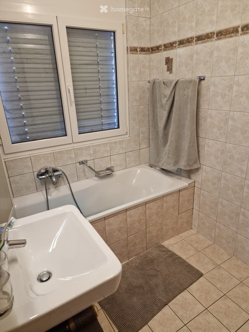 Très bel appartement 3.5p avec pelouse et terrasse à Bramois (4)