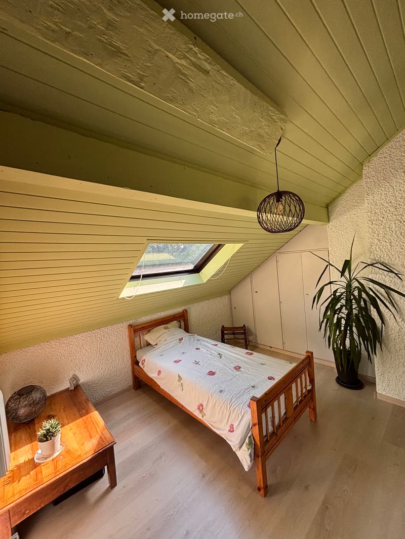 Chambre meublée (2)