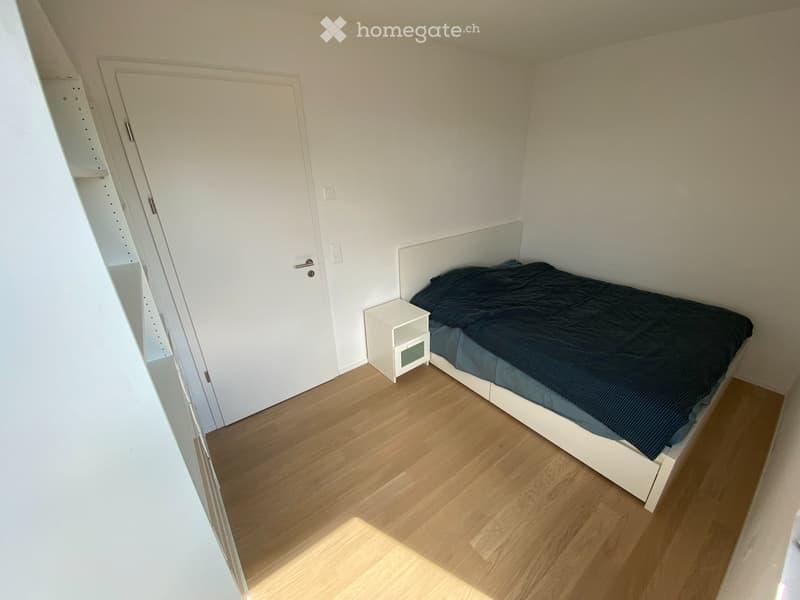 Chambre meublée (4)